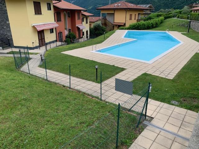 Villa Mirella: Casa Vista Lago Con Piscina Riva di Solto Exterior photo