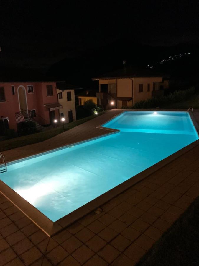 Villa Mirella: Casa Vista Lago Con Piscina Riva di Solto Exterior photo